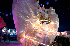 STILTLIFE-StreeTTheater-LUMINOUS-ANGELS-LP3-Tollwood-Alex-Scharf