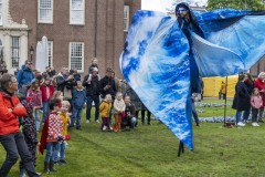 STILTLIFE-StreeTTheater-EARTH-7-WATER Foto Maurice Boyer