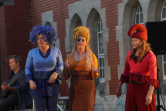STILTLIFE StreeTTheater & Wolfgang Schmiedt PUNCH DRUNK LOVE - In Times of Hate