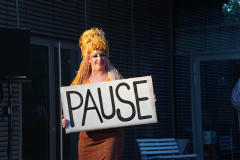 STILTLIFE StreeTTheater & Wolfgang Schmiedt PUNCH DRUNK LOVE - In Times of Hate