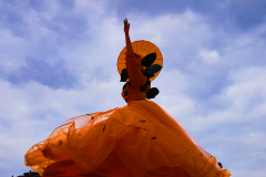 STILTLIFE-StreeTTheater-NARANJA-1