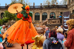 STILTLIFE-StreeTTheater-NARANJA-Dresden