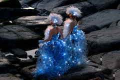 STILTLIFE-StreeTTheater-PLASTIC-not-so-FANTASTIC-12-klein