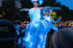 STILTLIFE-StreeTTheater-PLASTIC-not-so-FANTASTIC-Deventer-1