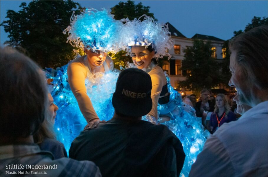STILTLIF StreeTTheater PLASTIC not so FANTASIC
